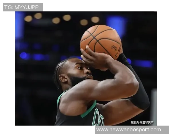 杰伦布朗中距离投篮表现惊艳全联盟命中率高达532引发热议 杰伦布朗中距离投篮表现惊艳全联盟命中率高达532引发热议